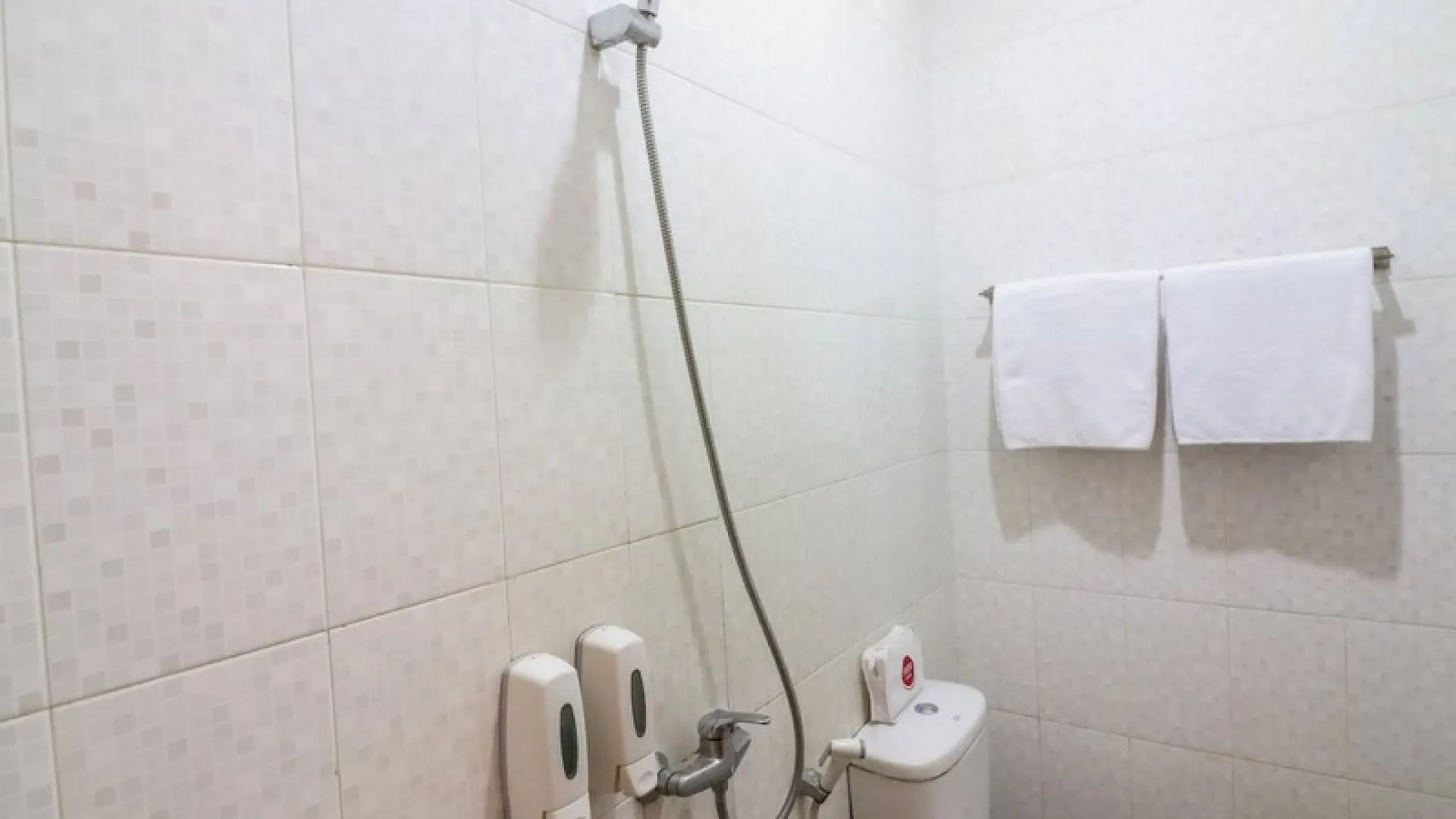 Nida Rooms Jerman Beach 12 Kuta